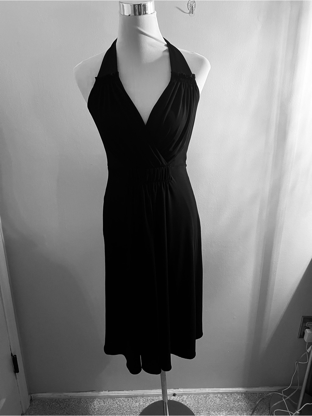 Calvin Klein: Halter Wrap Midi Dress in Black size 6